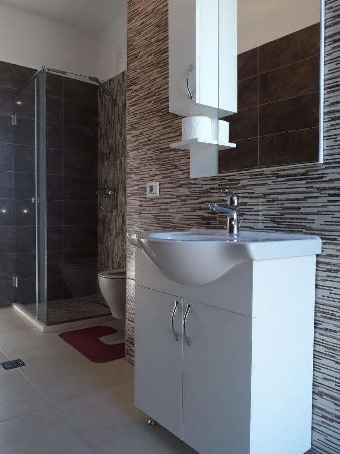 טיראנה Guesthouse Bela מראה חיצוני תמונה
